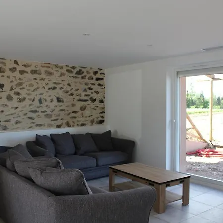 Holiday home De Charme Pour 10 Personnes